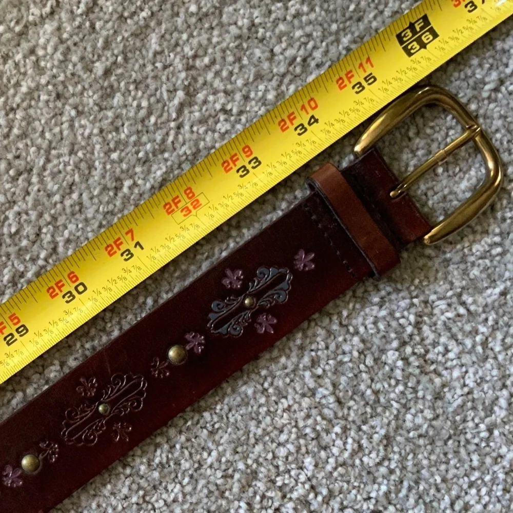 Liz Claiborne - Leather Belt With Colored Embossed Design & Decorative Rivets - Picture 8 of 10